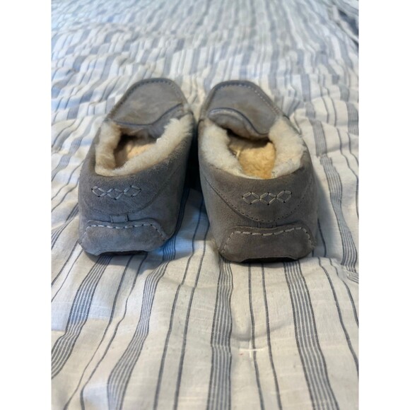 UGG Ansley Slip-On Moccasin Slippers in Light Gray - Size 8 - Picture 3 of 11